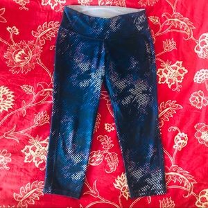Old Navy Active Capri Pants